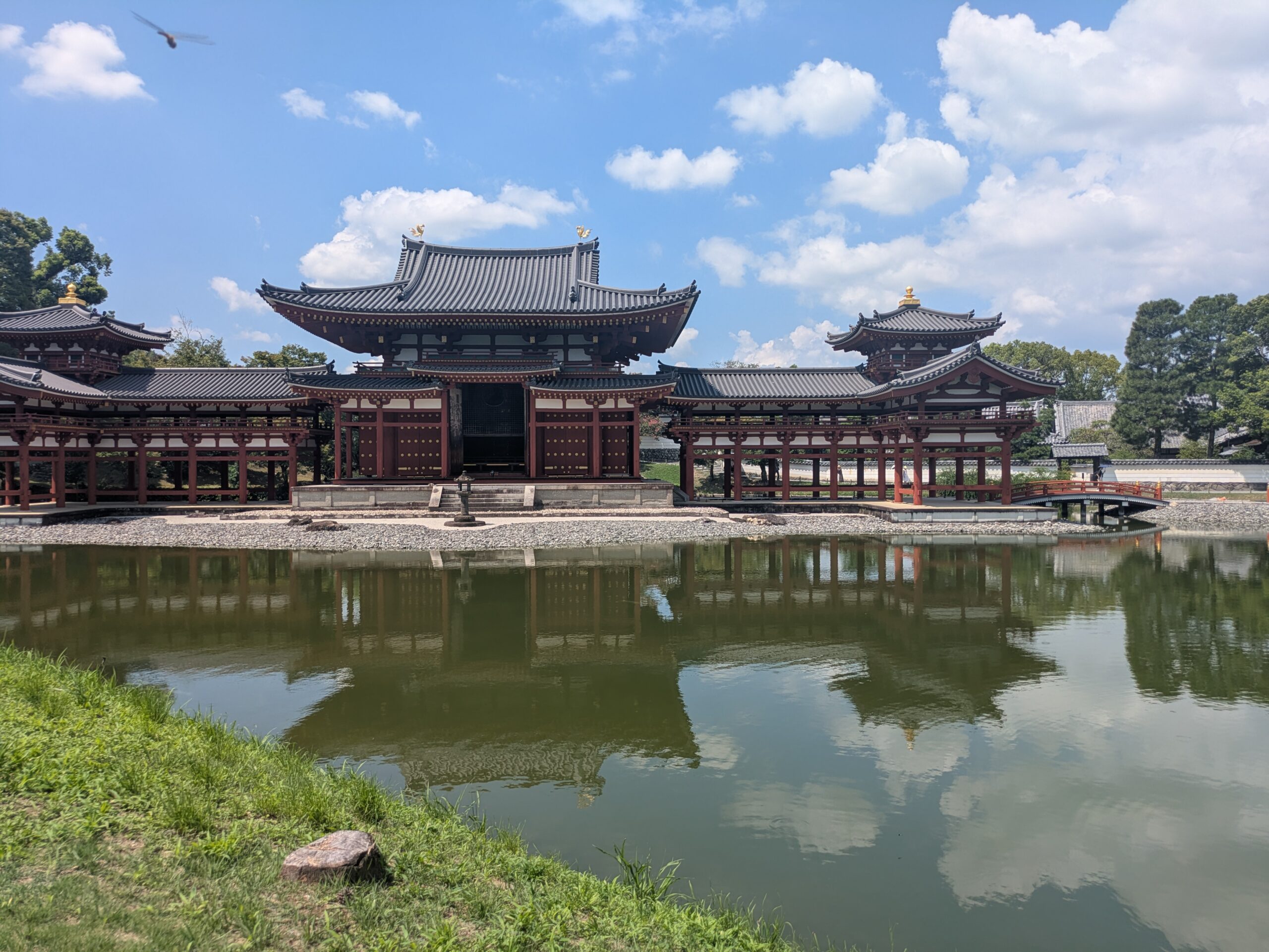 平等院鳳凰堂の正面全景(京都・宇治)